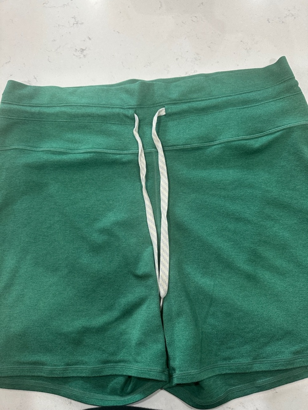 Vuori Kelly Green Sweatshirt with Center Seam